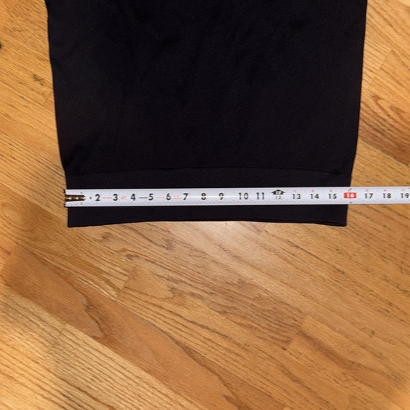 Zella black crewneck - Picture 8 of 12